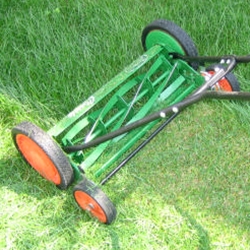 Features to Look for When Shopping for a Lawn Mower